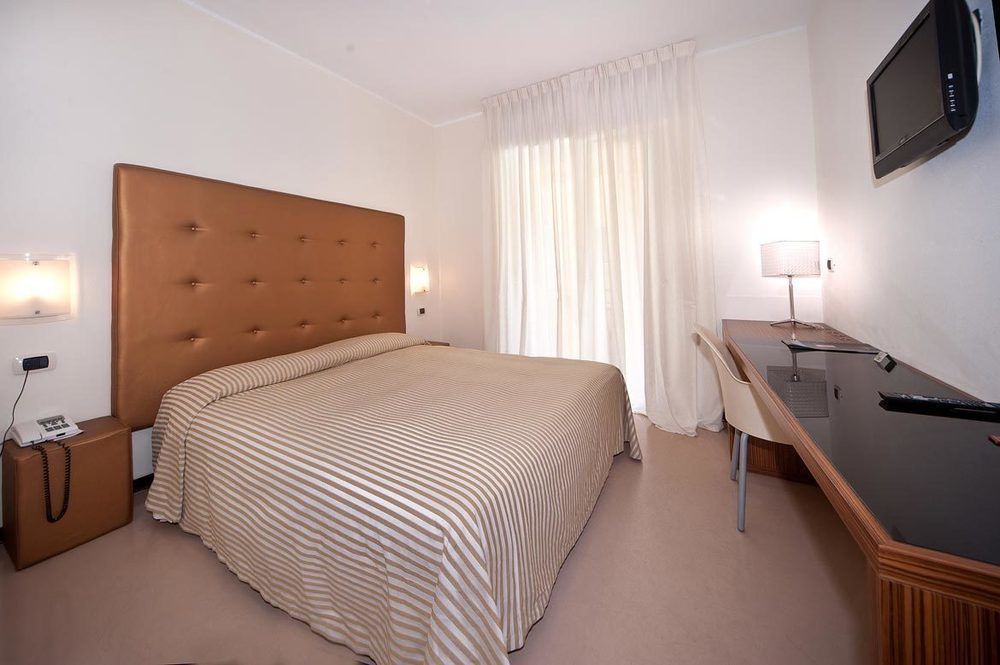 Carla Hotel 3*